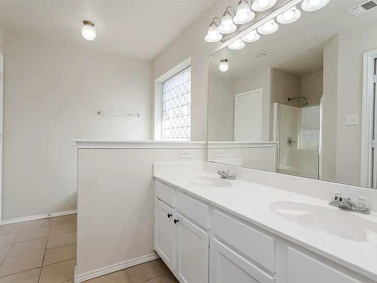 1017 Caleb St — Photo 26