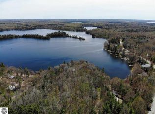 416 Oak Ridge Dr E, Traverse City, MI 49685