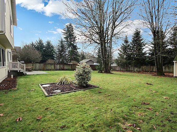 4th image of 10808 238th Avenue Ct E