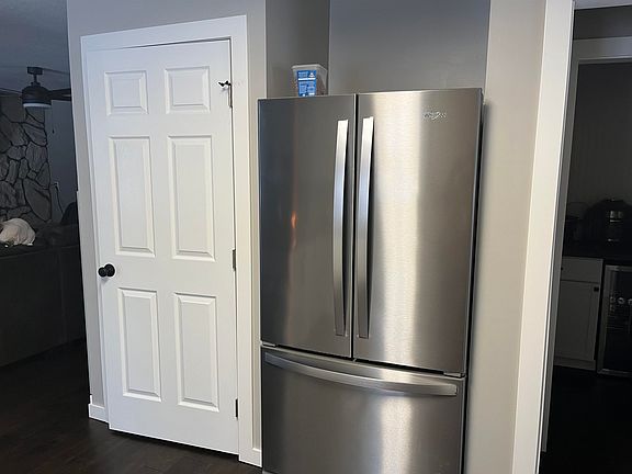 4th image of 1975 E Country Creek Rd