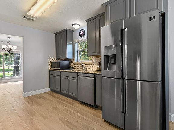 5th image of 22061 Ringwood Ct