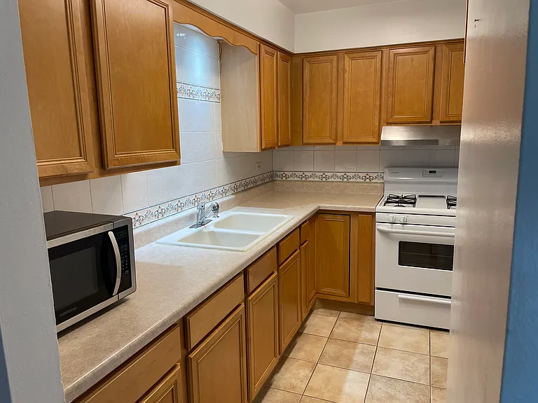 7111 166th St #2D — Photo 6