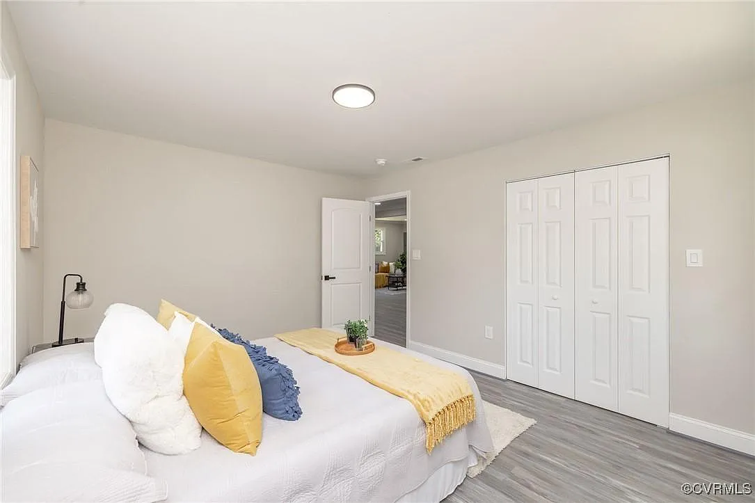 4 bed, 2.0 bath, 2200 sqft, $754 — Photo 1