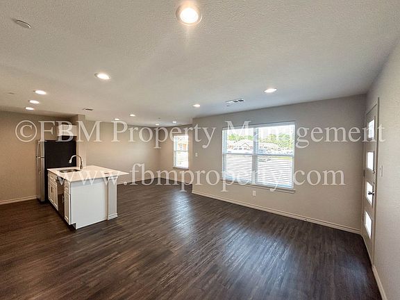 3rd image of 1203 N Clay St APT 512