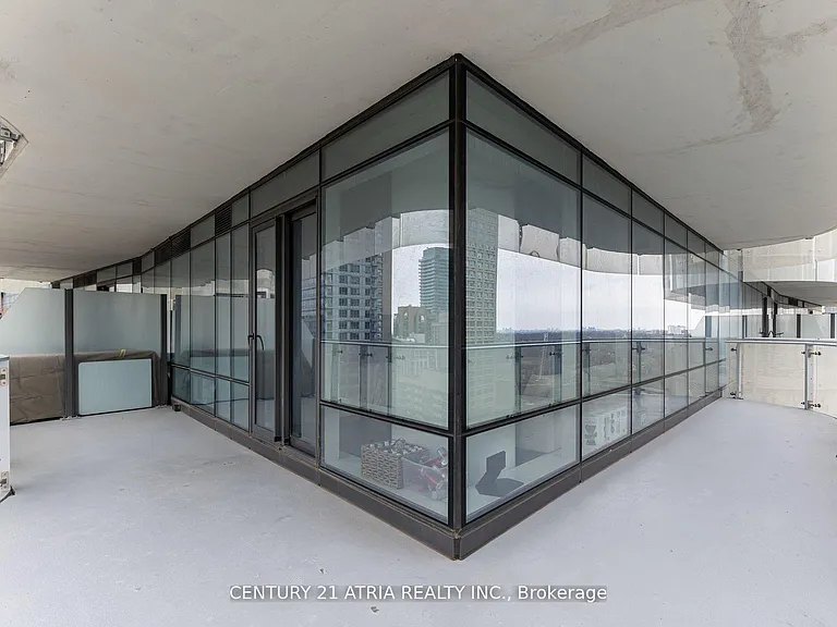 1 Bloor St E #2104 — Photo 17