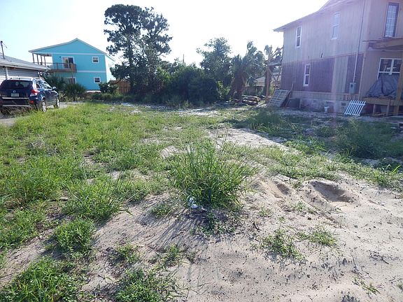 3rd image of 5814 Beach Dr