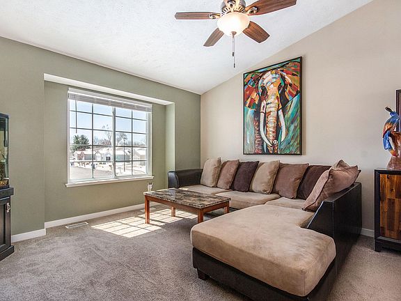 4th image of 631 Silverglade Dr SE