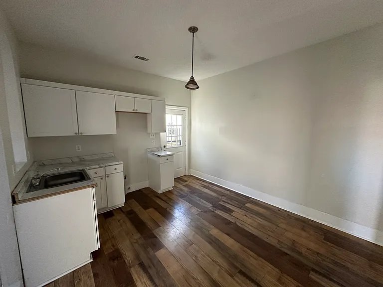 1669 Gaither St — Photo 5