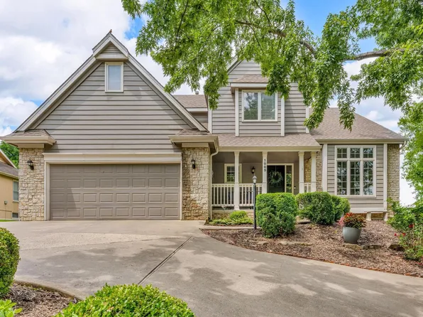 1005 Wildwood Dr, Lawrence, KS 66049