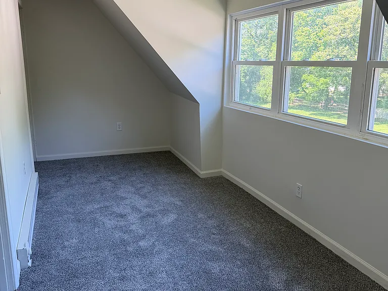 11 Willow Ave — Photo 18