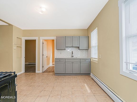 5th image of 105 Louis Street