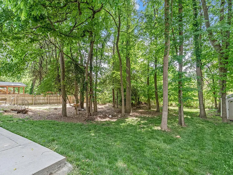 8818 Sharonbrook Dr — Photo 26