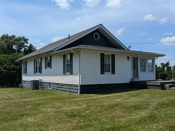 601 S Chestnut St, Barnesville, OH 43713