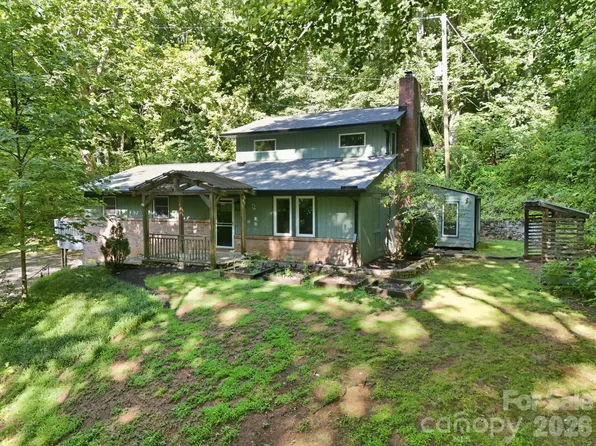 222 Morgan Cove Rd, Candler, NC 28715
