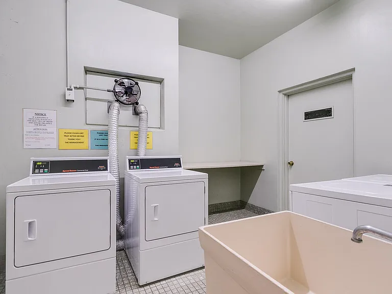 300 NE 14th Ave #411 — Photo 43
