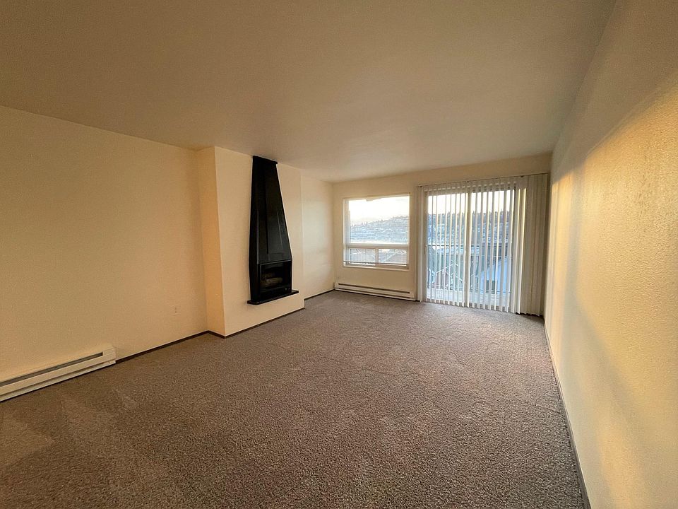 1st image of 2031 Franklin Ave E APT 403