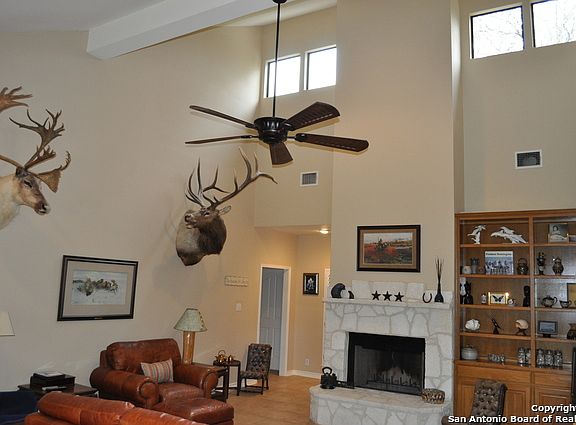 4th image of 10837 Dedeke Dr