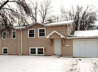 3813 E 18th St, Sioux Falls, SD 57103