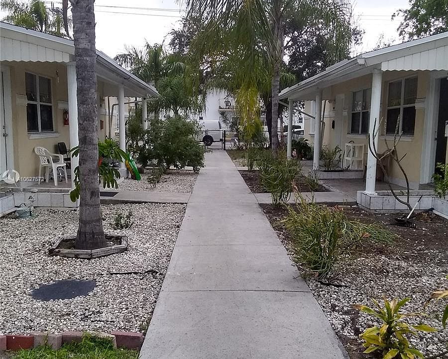 1st image of 1820 Johnson St