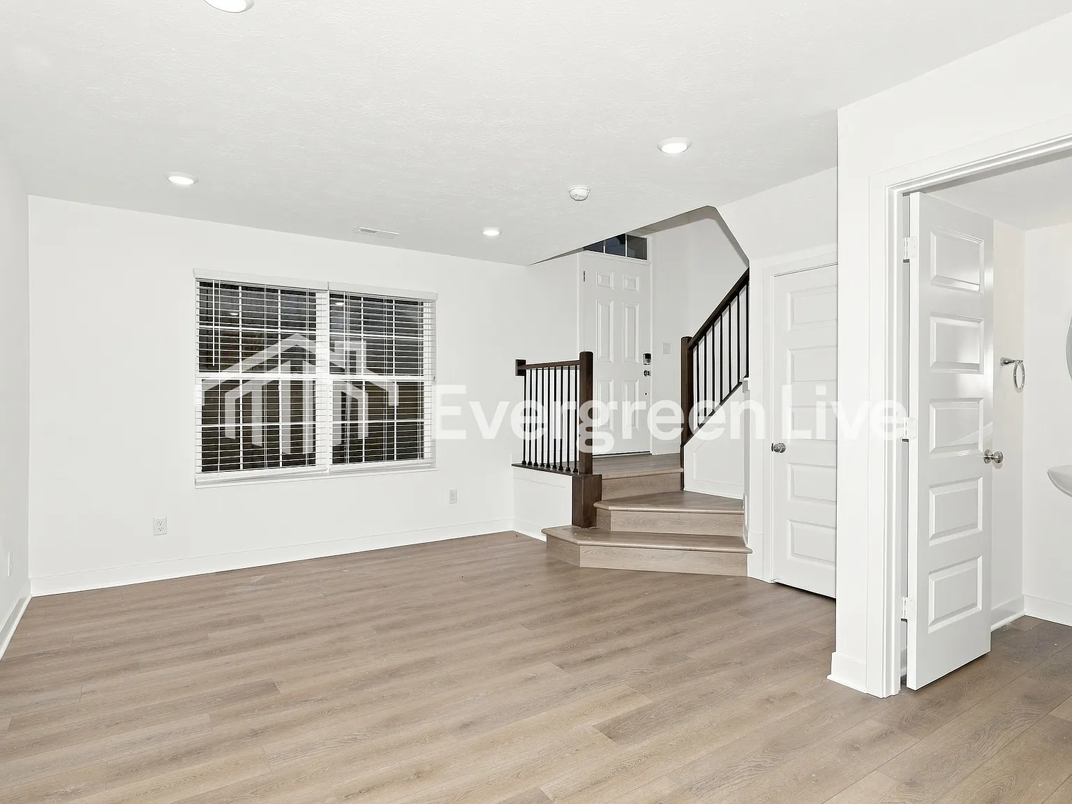 3 bed, 3.0 bath, 1743 sqft, $2,135 — Photo 4