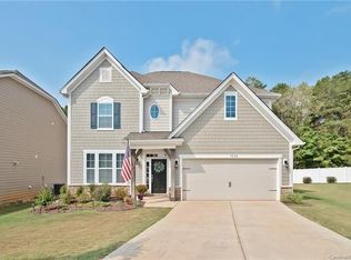 3820 Lake Breeze Dr, Sherrills Ford, NC 28673