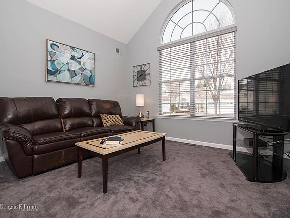 3rd image of 133 Constantine Way
