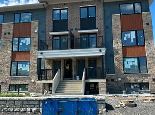 601 Glenroy Gilbert Dr, Ottawa, ON K2J 5W2