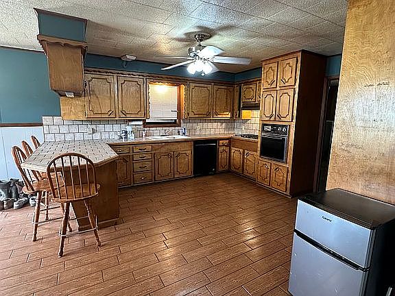 3rd image of 163 County Road 470 N