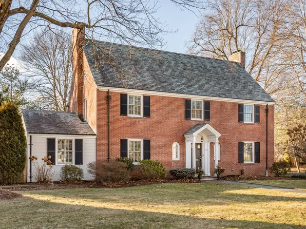 23 Pilgrim Road, West Hartford, CT 06117