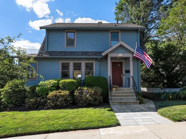 197 Hillside Ave, Arlington, MA 02476