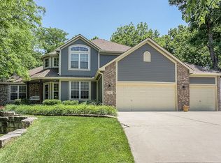 445 N Winnebago Dr, Lake Winnebago, MO 64034