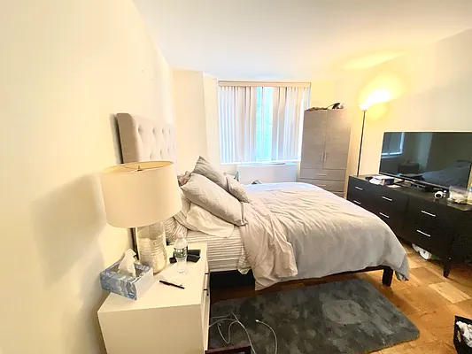 Rented by Peter Ashe | media 50