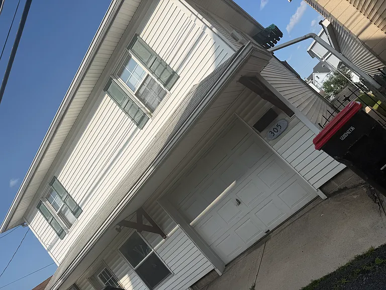 305 West Aly — Photo 9