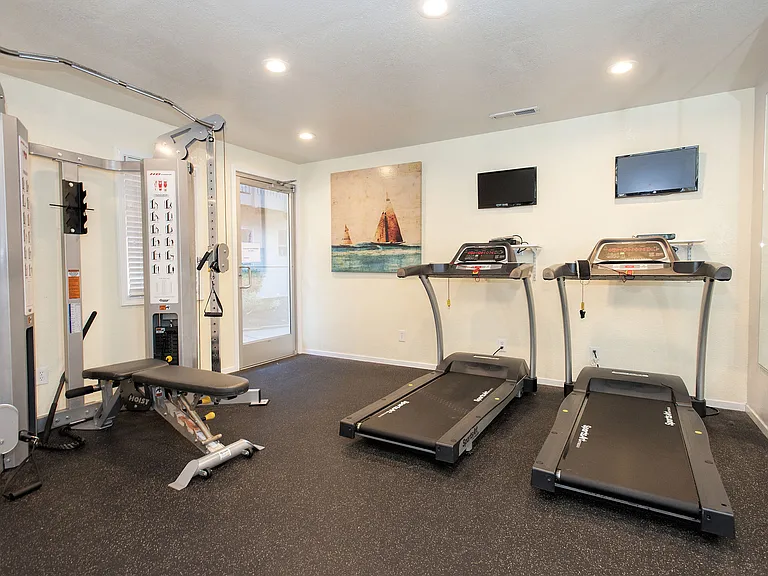 Monterey Townhouse — Photo 28
