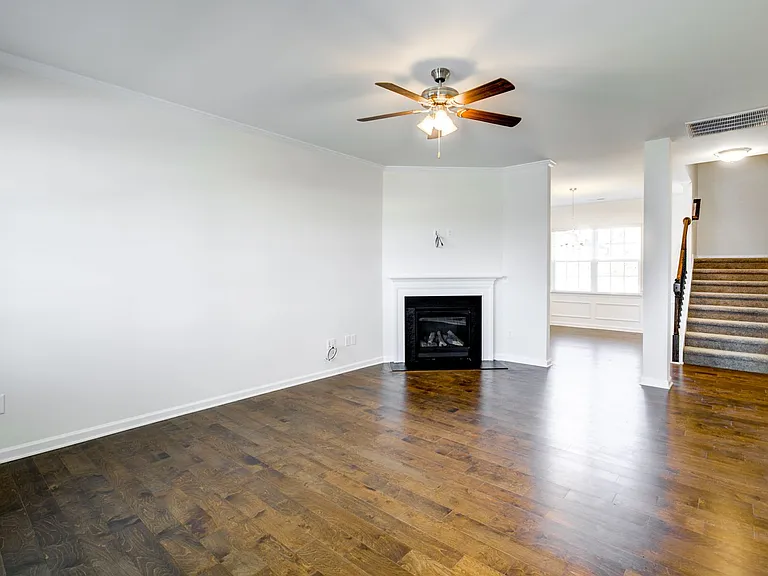 1171 Kerr St — Photo 7