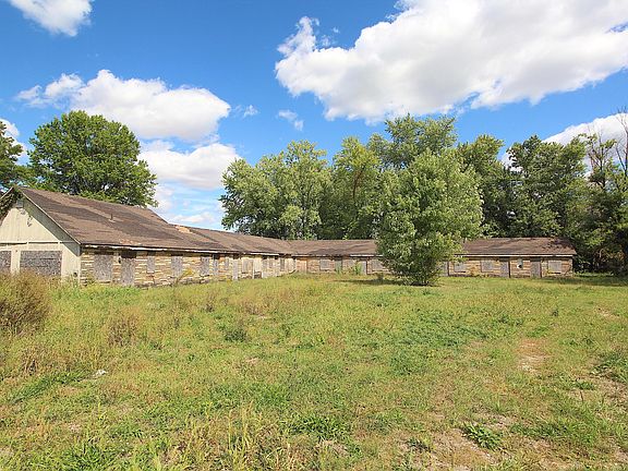 3rd image of 4255 Columbus Pike