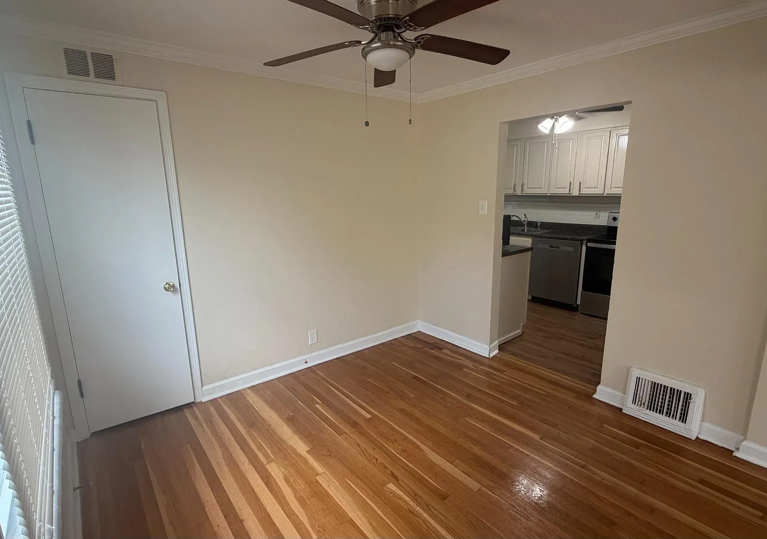 1410 Akron Dr — Photo 3