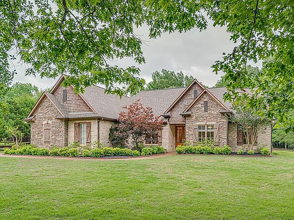 2nd image of 9289 Salem Woods Dr