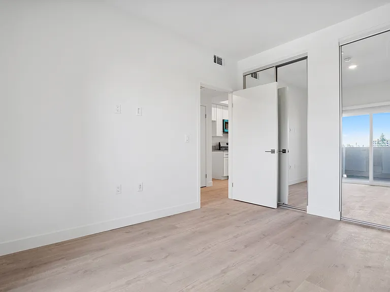 8802 Van Nuys Blvd — Photo 11