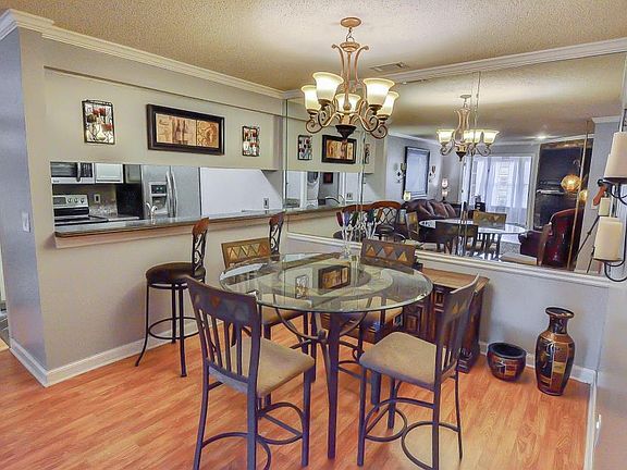 5th image of 409 Barrington Hills Dr
