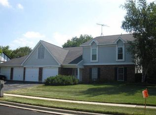 410 N Thornwood Dr, McHenry, IL 60050