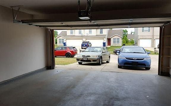 4th image of 3924 Ledyard St