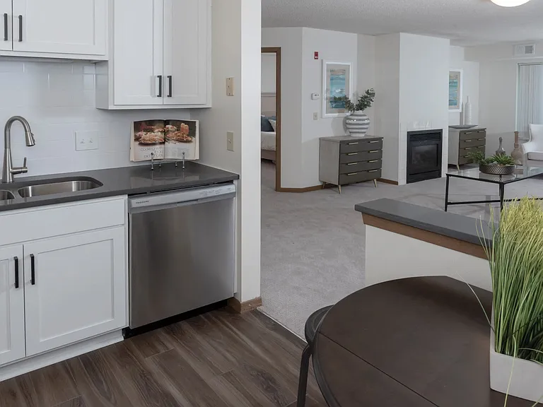 Greystone Heights — Photo 2