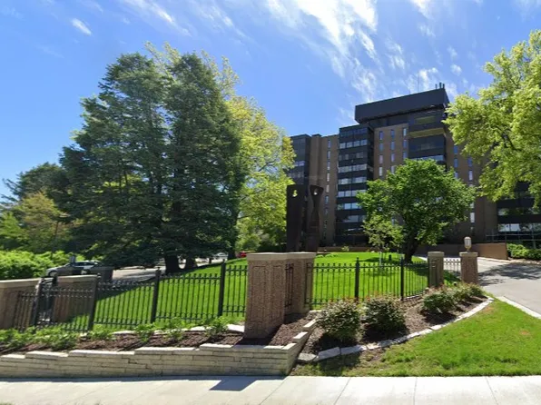 3131 Fleur Dr Unit 104, Des Moines, IA 50321