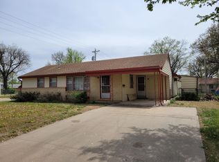 1825 E 15th Ave, Winfield, KS 67156