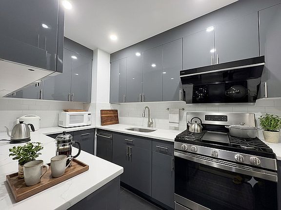 3rd image of 87-10 51st Ave #4R