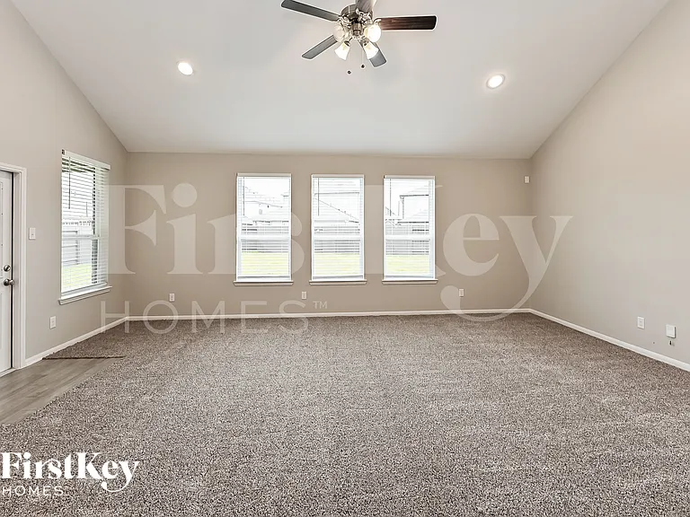 15319 Kinord Run Dr — Photo 2