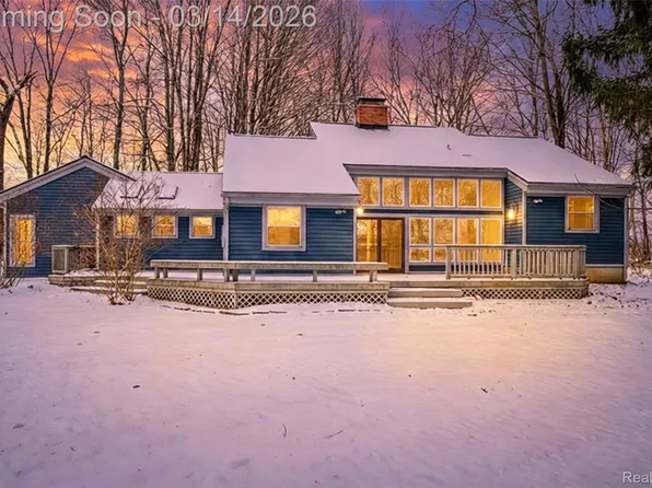 9800 Roberts Rd, Gregory, MI 48137