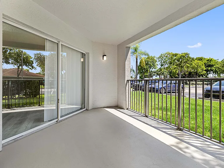 Tamarac FL apartments For Rent | Coral Vista Luxury Apartments | Apartments near Coral Springs