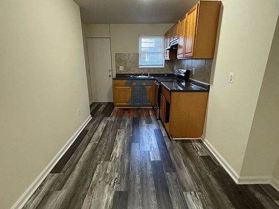 3rd image of 1231 S Saint Bernard St